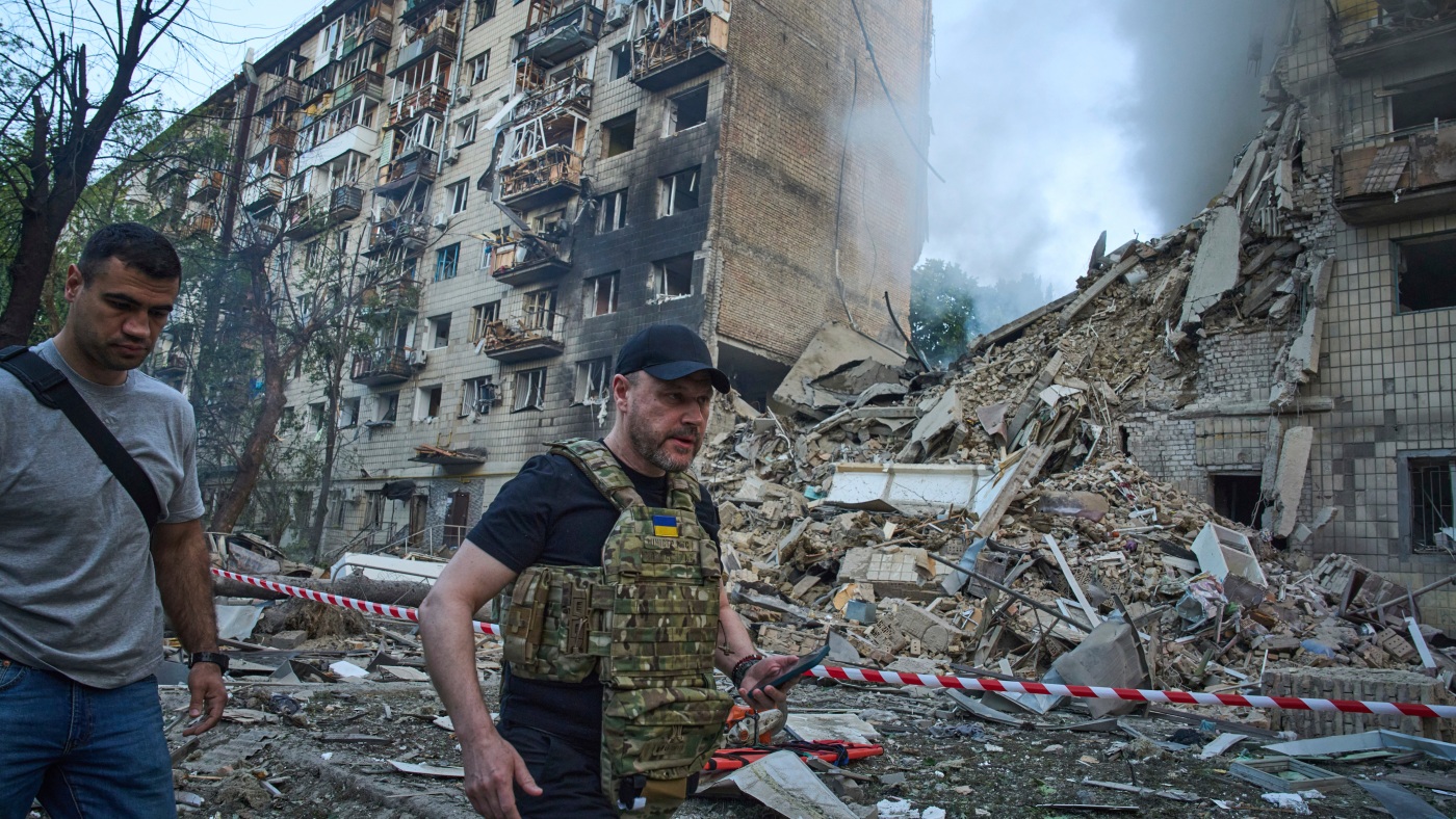 Russia Attacks Kyiv and Zaporizhzhia — Rising Death Toll and Global Reactions